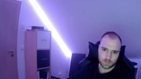 Snapshot of j_german783377 chatting on January 19, 2025, 7:04 pm here4y online show from January 19, 2025, 7:04 pm