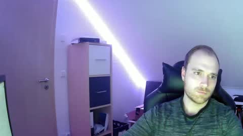 Snapshot of j_german783377 chatting on February 17, 2025, 6:04 pm here4y online show from February 17, 2025, 6:04 pm