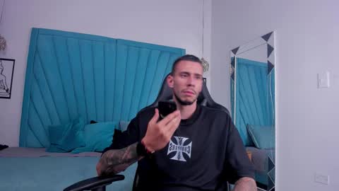 Snapshot of j_king__ chatting on March 24, 2026, 1:32 am J King online show from March 24, 2026, 1:32 am