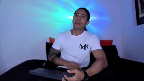 Snapshot of j_musiry chatting on October 18, 2025, 2:25 am i am juan musiry independent model online show from October 18, 2025, 2:25 am