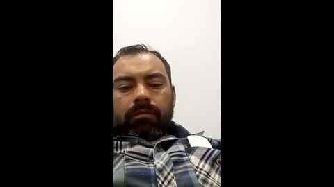 Snapshot of j_smiht02 chatting on April 23, 2026, 12:26 pm james online show from April 23, 2026, 12:26 pm