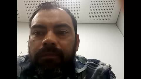 Snapshot of j_smiht02 chatting on April 23, 2026, 12:51 pm james online show from April 23, 2026, 12:51 pm