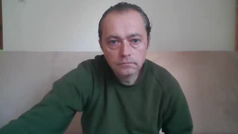 Snapshot of ja424387 chatting on October 19, 2025, 11:22 am Tomek online show from October 19, 2025, 11:22 am