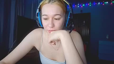 Snapshot of jacelyngarcea chatting on October 17, 2025, 1:03 pm Lilo online show from October 17, 2025, 1:03 pm