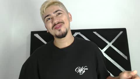 Snapshot of jack03xx_ chatting on October 5, 2025, 3:43 pm Jack online show from October 5, 2025, 3:43 pm