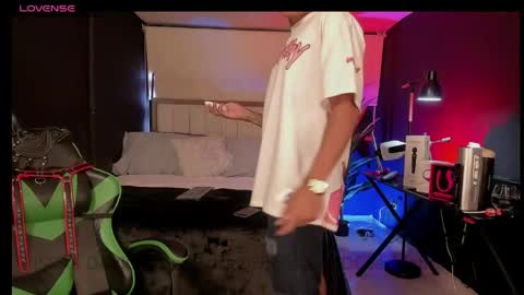 Snapshot of jack_castell chatting on April 19, 2026, 12:54 am JACK CASTELL online show from April 19, 2026, 12:54 am