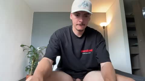 INDEPENDENT MODEL online show from May 11, 2026, 2:45 pm