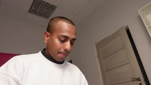 Snapshot of jackson_brownie chatting on September 28, 2025, 2:17 am Jacky online show from September 28, 2025, 2:17 am