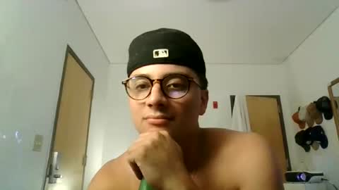 Snapshot of jackstrongof chatting on June 22, 2026, 12:45 am ImZacharyTyler online show from June 22, 2026, 12:45 am