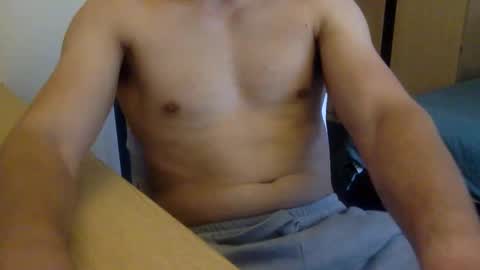 jackt092 online show from May 5, 2026, 5:32 pm