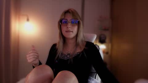 Snapshot of jacky_croft chatting on June 22, 2026, 3:25 am Linda Sofia help me get to 100 thumbs up online show from June 22, 2026, 3:25 am