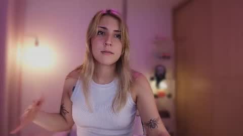 Snapshot of jacky_croft chatting on July 2, 2026, 3:23 am Linda Sofia help me get to 100 thumbs up online show from July 2, 2026, 3:23 am