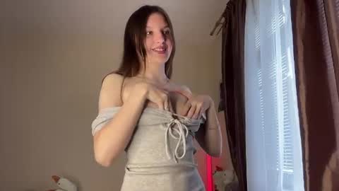 Lillian online show from June 25, 2026, 5:12 am