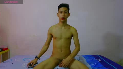 Snapshot of jacob_wolf_xxx chatting on April 8, 2026, 12:32 am jacob online show from April 8, 2026, 12:32 am