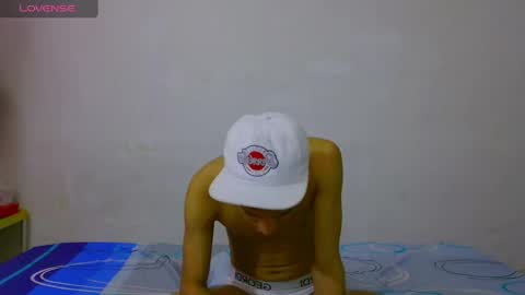 Snapshot of jacob_wolf_xxx chatting on April 11, 2026, 1:21 am jacob online show from April 11, 2026, 1:21 am