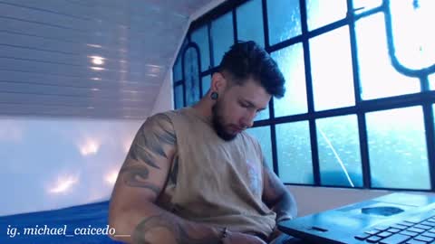 Michael Caicedo online show from August 3, 2026, 9:07 pm