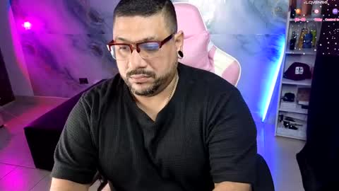 daddy sir master bear online show from April 18, 2026, 7:07 pm