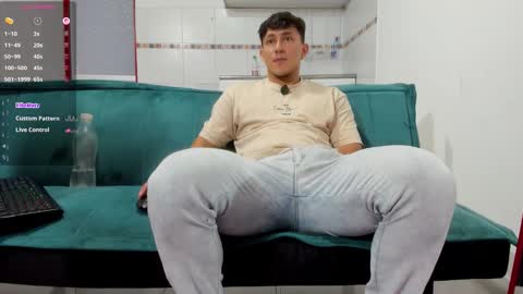 Snapshot of jacques_cardiet chatting on October 13, 2025, 7:03 pm jacobo online show from October 13, 2025, 7:03 pm