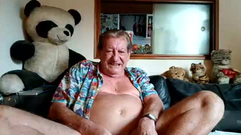 Snapshot of jacques_de_france chatting on July 21, 2026, 6:32 pm Jacques online show from July 21, 2026, 6:32 pm