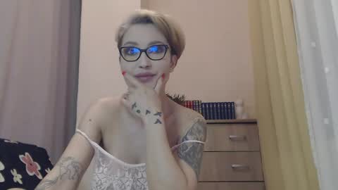 Snapshot of jadapink___ chatting on April 18, 2026, 6:23 pm Jada online show from April 18, 2026, 6:23 pm