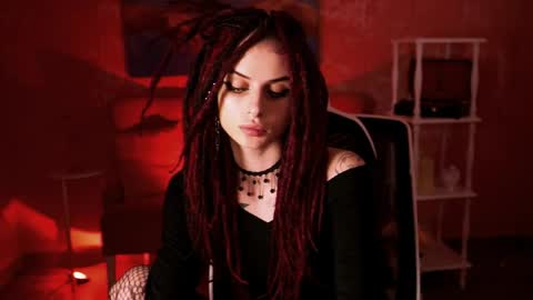 jade_castle online show from May 15, 2026, 5:09 pm
