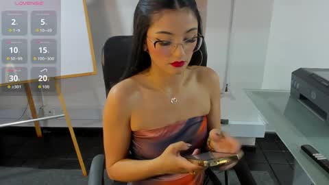 jade_connor online show from May 2, 2026, 8:14 pm