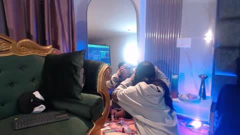 Snapshot of jade_fg chatting on September 13, 2025, 12:27 pm Sara online show from September 13, 2025, 12:27 pm