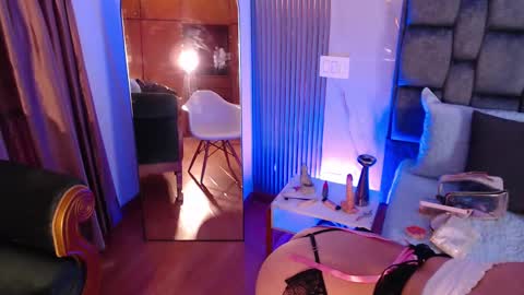 Snapshot of jade_fg chatting on September 26, 2025, 12:53 pm Sara online show from September 26, 2025, 12:53 pm