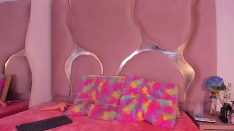 jade_ht online show from June 17, 2026, 10:43 pm
