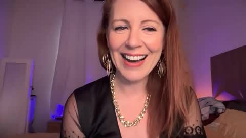 Snapshot of jade_slade chatting on June 10, 2026, 2:45 am Jade Slade online show from June 10, 2026, 2:45 am