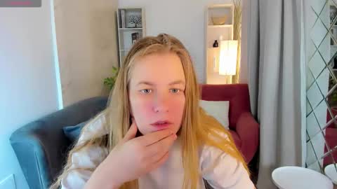 Jade online show from September 12, 2025, 8:31 pm