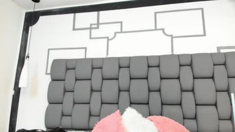 Jade  online show from October 2, 2025, 11:17 am