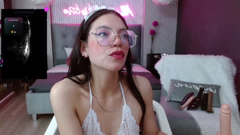 Snapshot of jade_storm_ chatting on December 15, 2024, 6:37 pm JADE online show from December 15, 2024, 6:37 pm