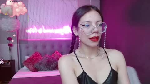 Snapshot of jade_storm_ chatting on February 18, 2025, 5:10 pm JADE online show from February 18, 2025, 5:10 pm