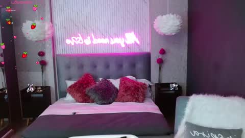 Snapshot of jade_storm_ chatting on March 6, 2025, 8:37 pm JADE online show from March 6, 2025, 8:37 pm