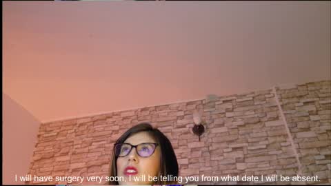 jade white  online show from May 5, 2026, 12:24 pm