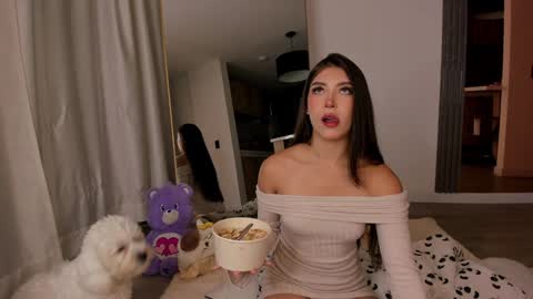 Snapshot of jade_ws chatting on December 11, 2024, 12:02 am Jade online show from December 11, 2024, 12:02 am