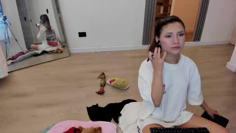 Snapshot of jade_ws chatting on March 5, 2025, 4:13 am Jade online show from March 5, 2025, 4:13 am