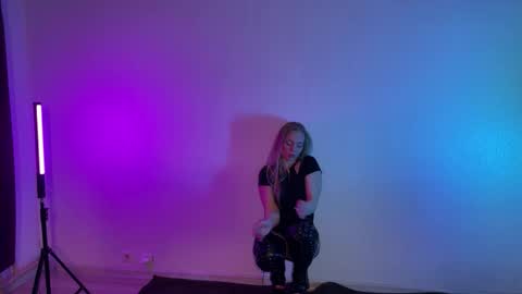 Snapshot of jadebabybloom chatting on November 14, 2025, 8:51 pm bbbloom online show from November 14, 2025, 8:51 pm