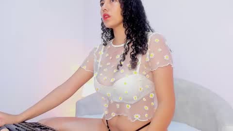 Jade  online show from February 3, 2026, 11:26 am