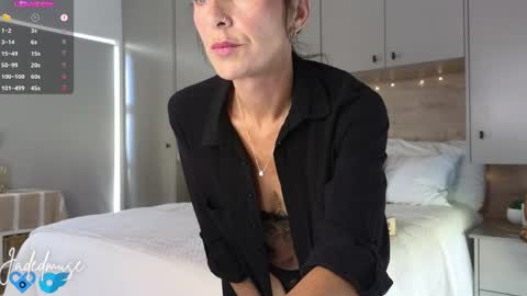 Snapshot of jadedmuse chatting on April 13, 2026, 7:47 am Jade online show from April 13, 2026, 7:47 am