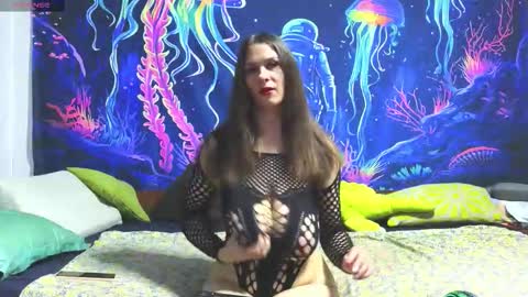 Jadelin Min online show from February 18, 2026, 10:28 pm