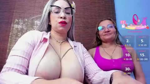 Snapshot of jademooms chatting on October 26, 2025, 9:21 pm JADEMOOMS online show from October 26, 2025, 9:21 pm