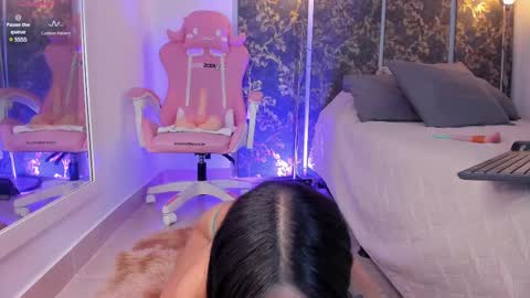 JADE online show from February 25, 2025, 6:42 pm