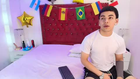 Jaden and Sofia  online show from June 19, 2026, 3:33 am