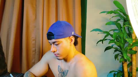 Snapshot of jadenfeynman chatting on February 8, 2025, 4:36 am Jaden Feynman online show from February 8, 2025, 4:36 am
