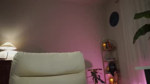 Snapshot of jadeperez_ chatting on November 7, 2025, 4:12 am Jade online show from November 7, 2025, 4:12 am