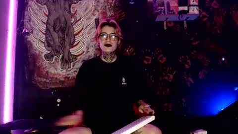 Alex and Venus online show from July 25, 2026, 11:02 pm