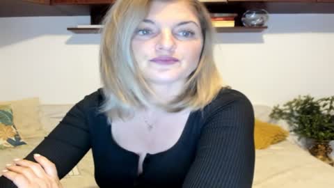 elena online show from December 17, 2024, 2:44 am