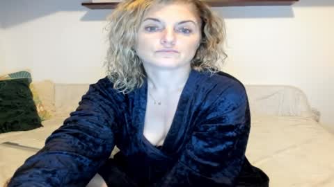elena online show from January 12, 2025, 5:45 am
